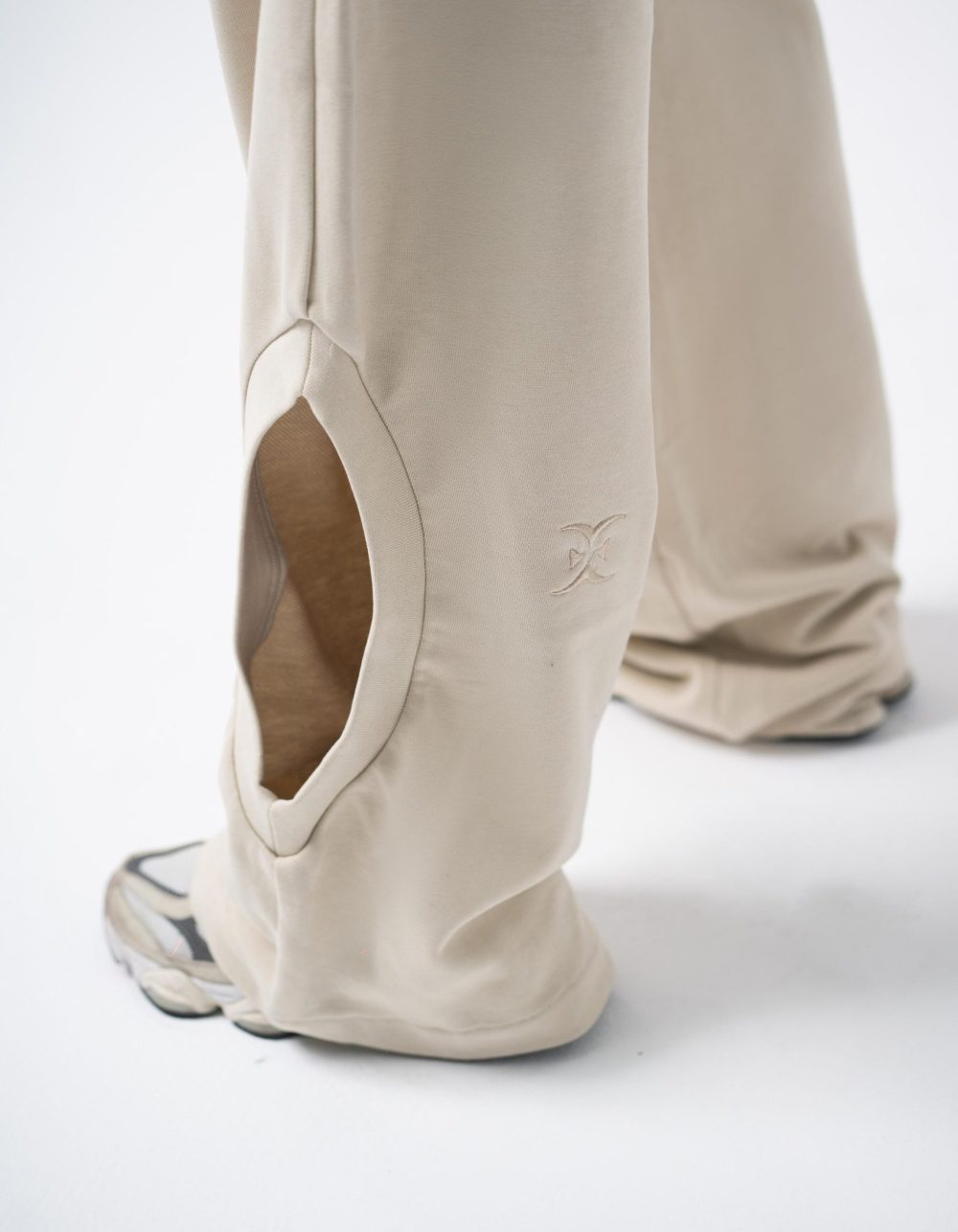 Eclips Pants Set in Beige - Image 6