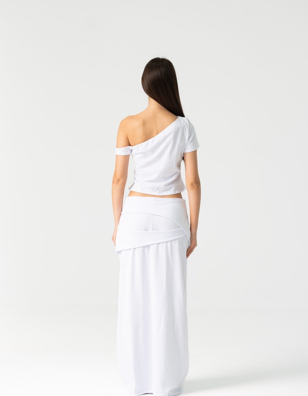 Nia Skirt Set in White - Image 4