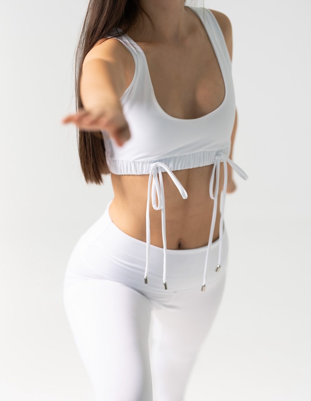 Amiel Slim Leggings Set in White - Image 7